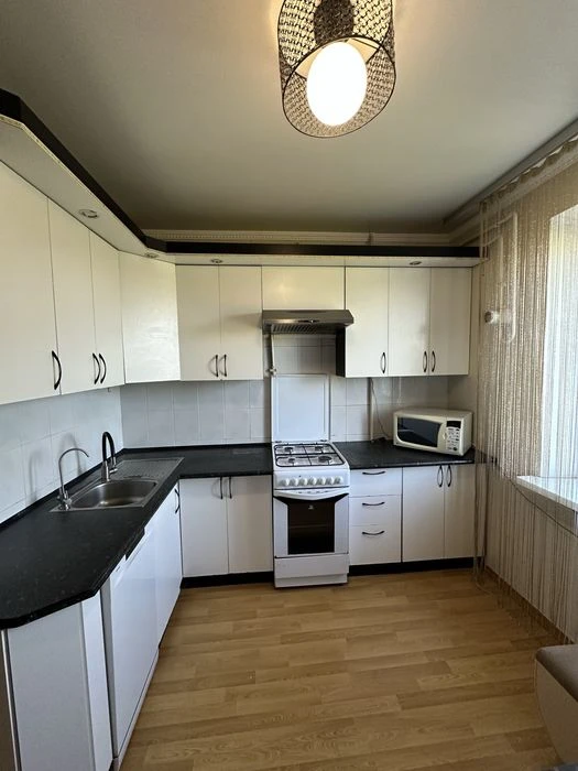 Продам 3х кім.кв. на Масанах