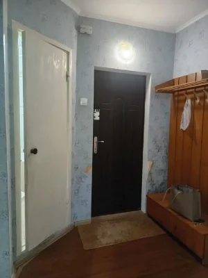 For sale under renovation 1k metro Ippodrom, Lyatoshinskogo 8a