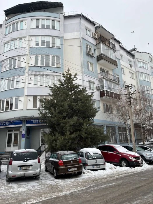 Двокімнатна квартира в центрі міста по вул. Курінного Чорнот