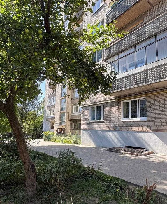 Продаж 4 кім. квартири у спокійному р-ні, вул. Раковського