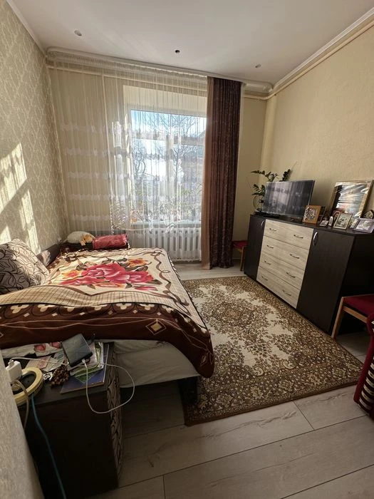 Продаж 3-кімнатної квартири 65.8 м.кв., вул Личаківська