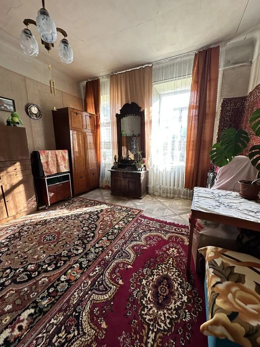 Продаж 3-кімнатної квартири 65.8 м.кв., вул Личаківська