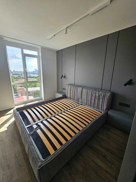Продаж 3 кім.кв. з дизайн- проектом на вул. Зелена