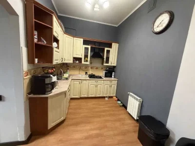2-кімнатна квартира В ЦЕНТРІ — готова ДО ПРОЖИВАННЯ!