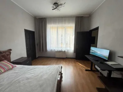 2-кімнатна квартира В ЦЕНТРІ — готова ДО ПРОЖИВАННЯ!