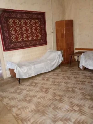 Продається простора 3-кімнатна квартира в центрі/Недорого