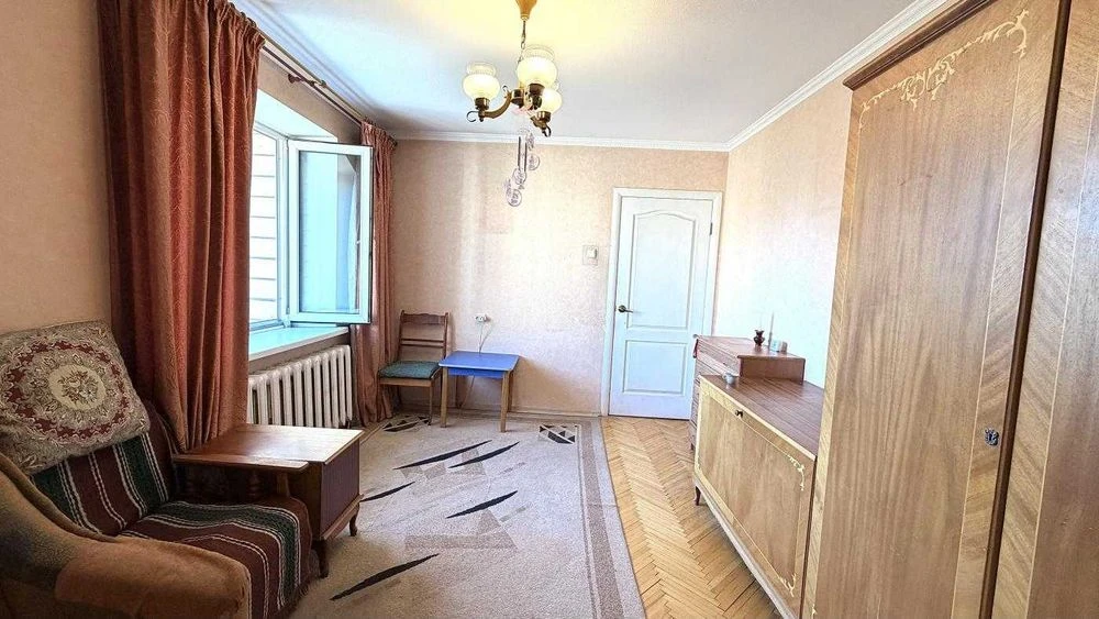 ПРОДАЖ! метро Мінська! вул. Левка Лукяненка, 18 (Тимошенка)