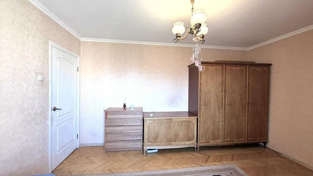 ПРОДАЖ! метро Мінська! вул. Левка Лукяненка, 18 (Тимошенка)
