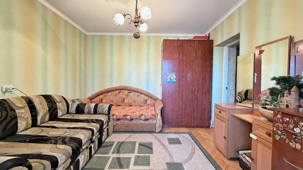 ПРОДАЖ! метро Мінська! вул. Левка Лукяненка, 18 (Тимошенка)