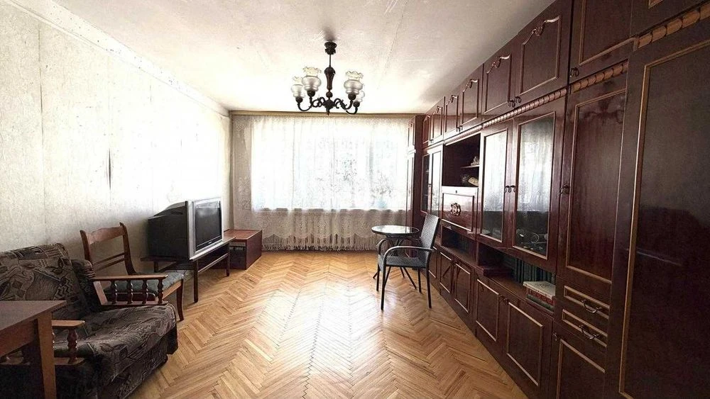 ПРОДАЖ! метро Мінська! вул. Левка Лукяненка, 18 (Тимошенка)