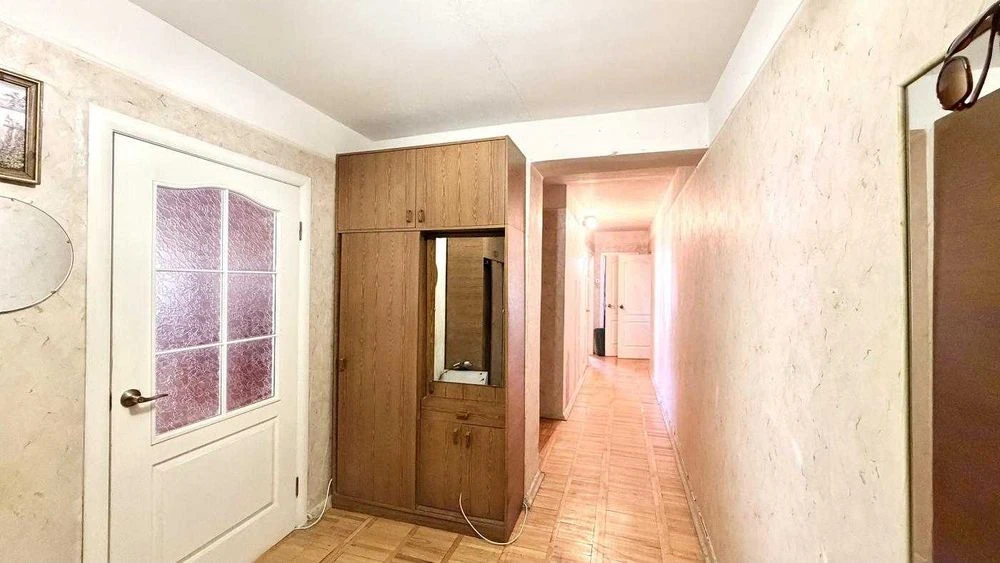 ПРОДАЖ! метро Мінська! вул. Левка Лукяненка, 18 (Тимошенка)