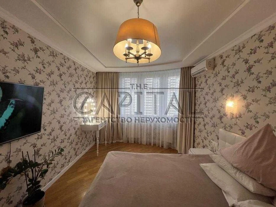 Продаж 2-кімнатна квартира вул. Ахматової, Дарницький район,