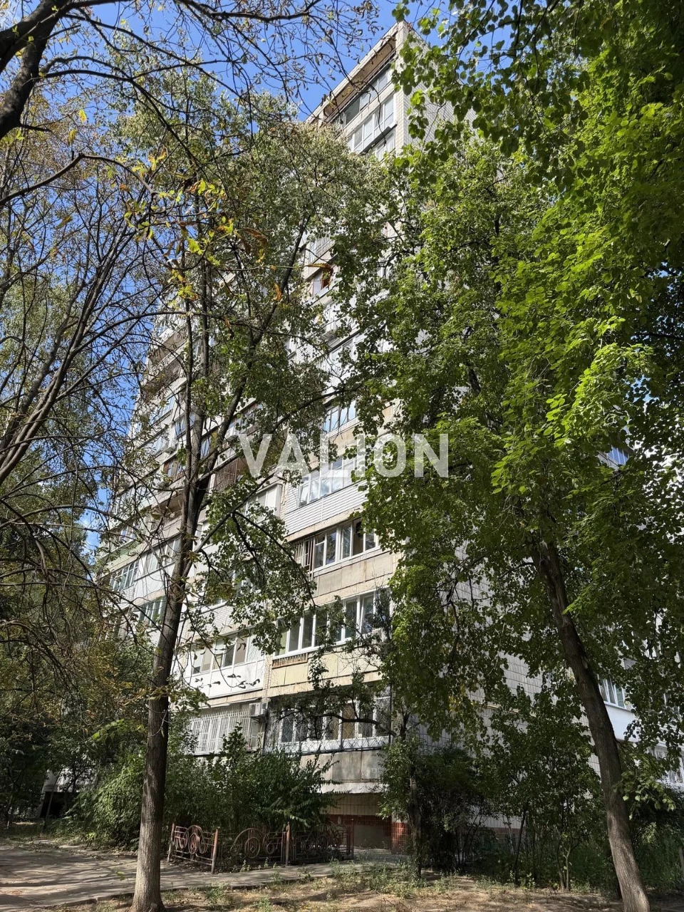 Продам 2 кімнатну квартиру вул. Василя Липківського Митропол