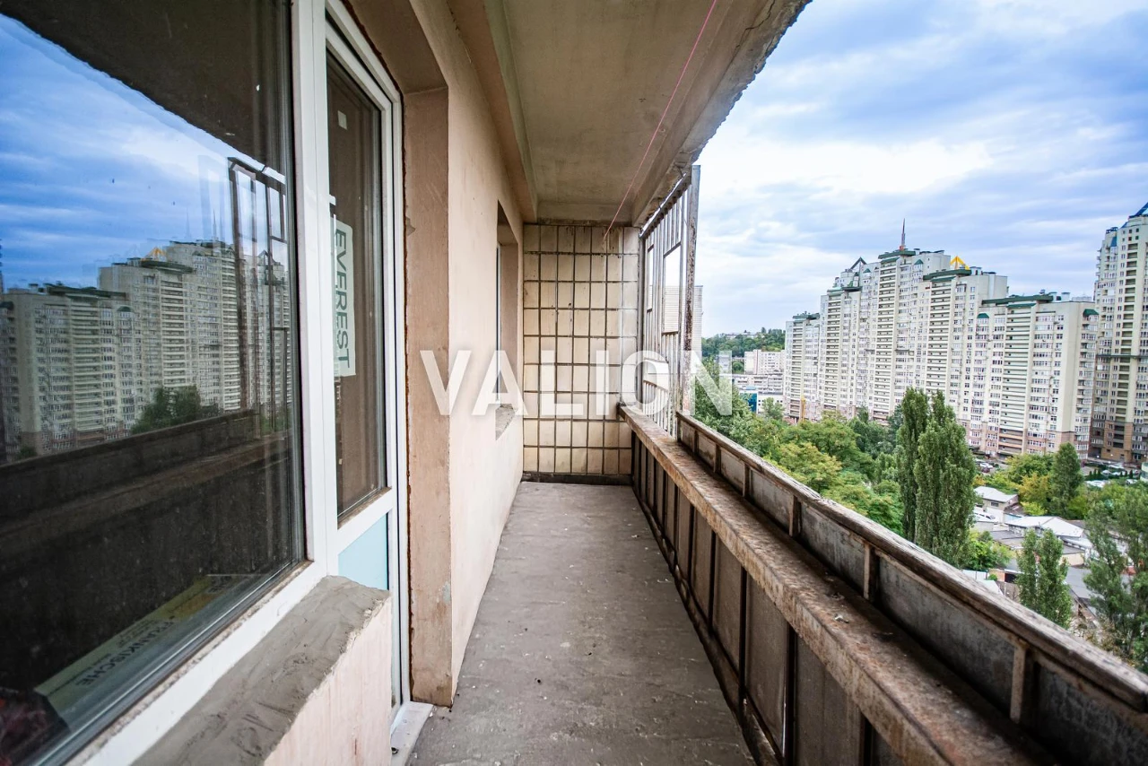 Продам 2 кімнатну квартиру вул. Василя Липківського Митропол