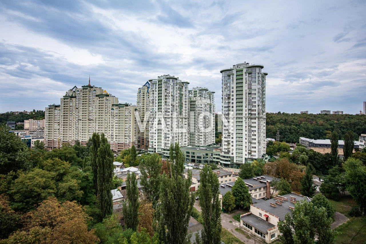 Продам 2 кімнатну квартиру вул. Василя Липківського Митропол