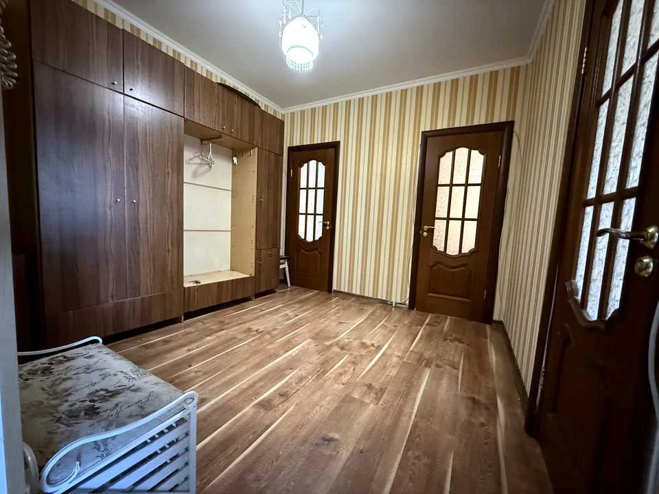 Квартира. Київ, Академіка Єфремова вул. (Командарма Уборевич