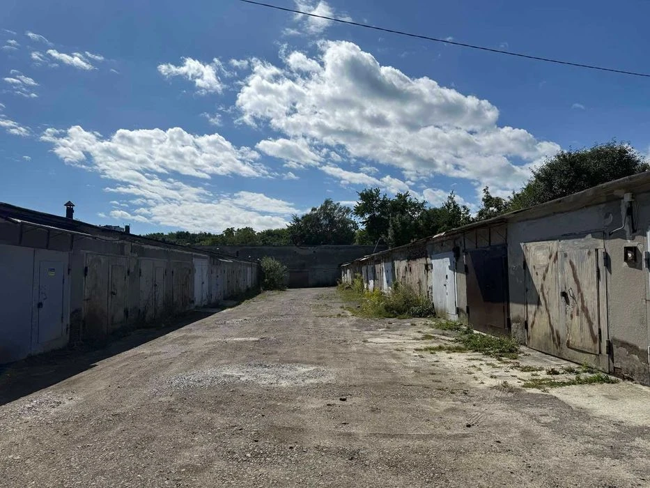 Продаж гаража по вулиці Аркаса, цегляний
