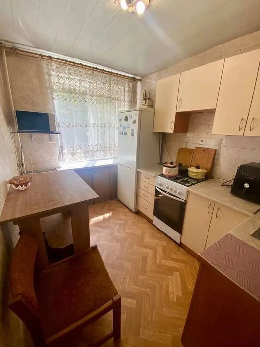 Продам 2к квартиру Громова ул. 7, р-н низ Рабочей