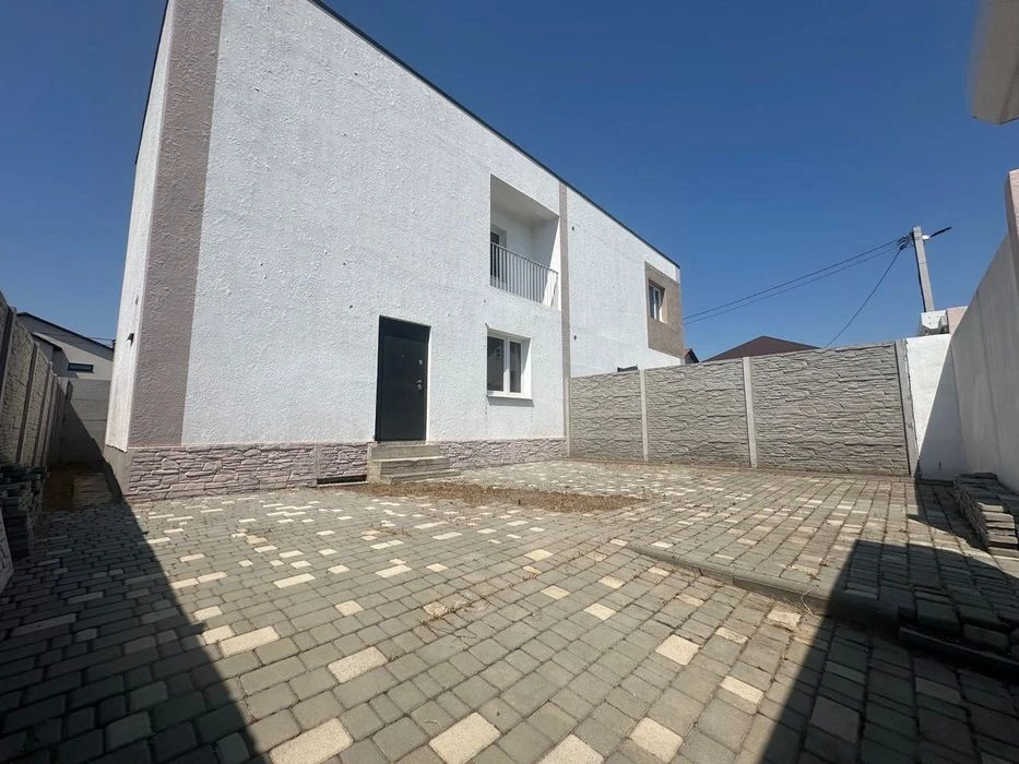 Duplex for sale! Chervony Khutor str. Lyubashevskaya! there are shops nearby