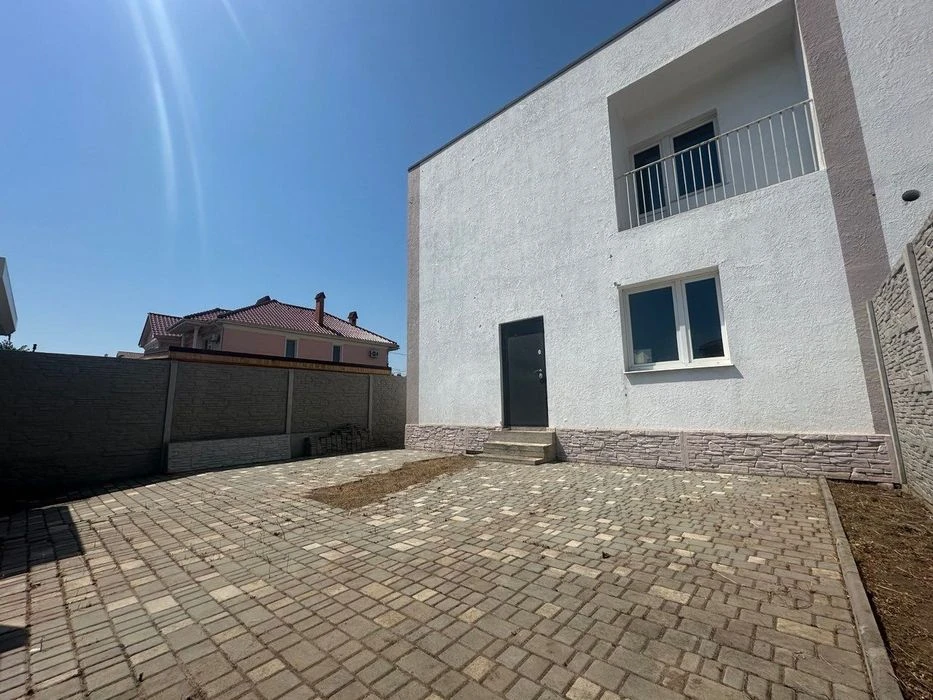 Duplex for sale! Chervony Khutor str. Lyubashevskaya! there are shops nearby