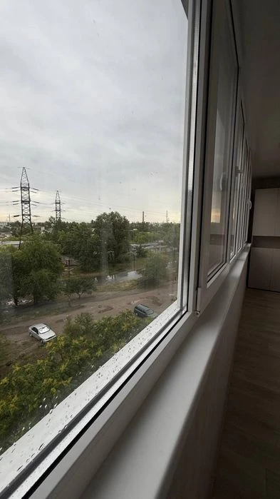 Продам 1- кімнатну на лівому березі  Степана Рудницького (Шо