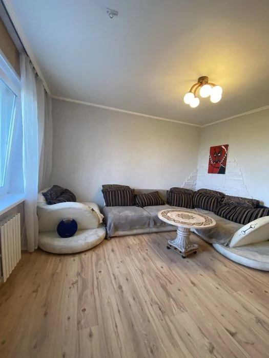Продам  2х кімнатну квартиру на ж/м Перемога
