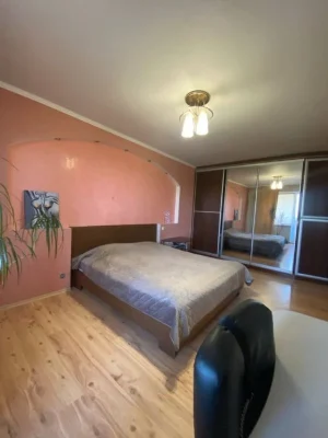 Продам  2х кімнатну квартиру на ж/м Перемога