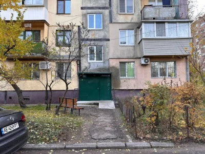 Купите двухкомнатную квартиру на улице Батумская, район Петр