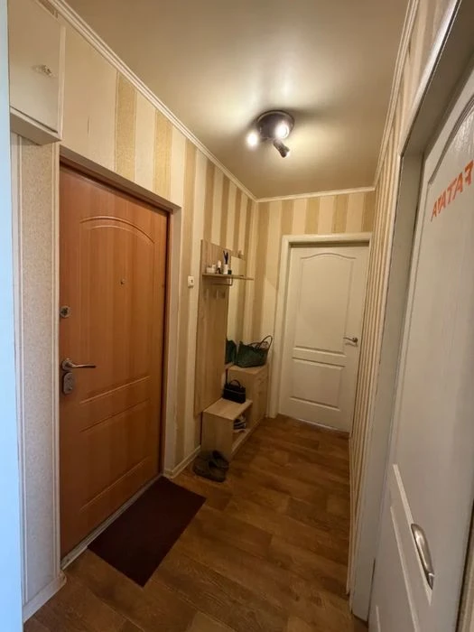 Продажа видовой 3-к квартиры на Победе (Набержная, центр)