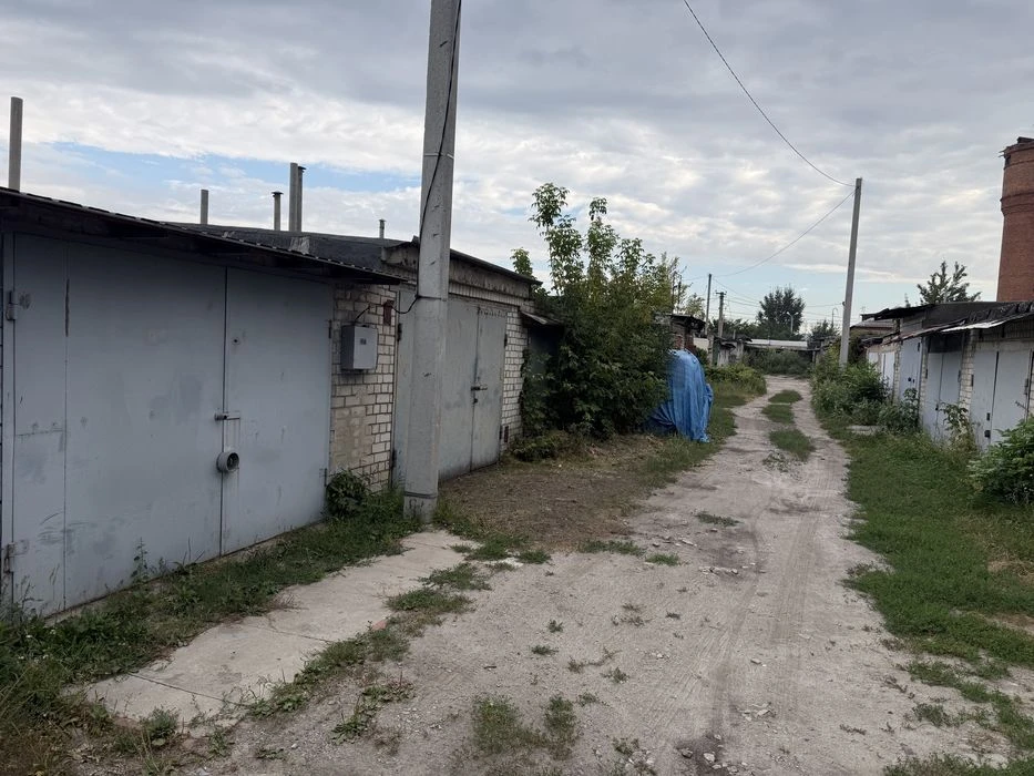 Продам гараж район Героев труда