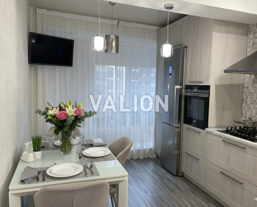Продаж 3-к квартири вул. Радистів 34