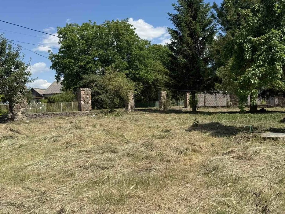 Продам будинок в передмісті Луцька