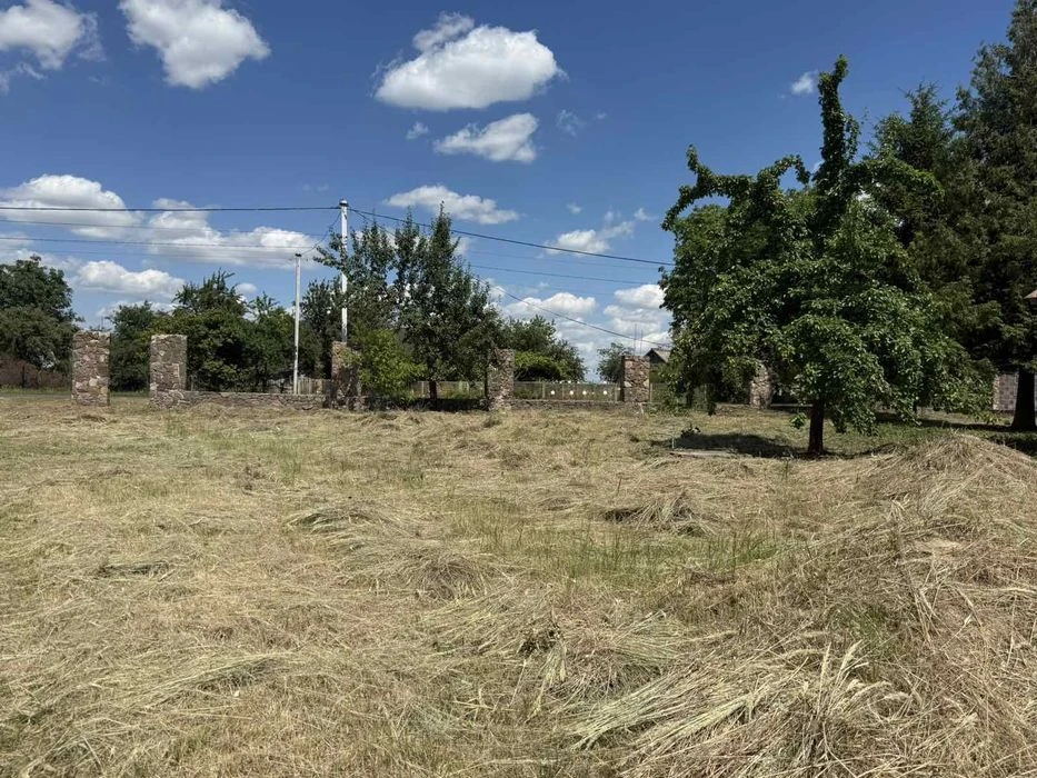 Продам будинок в передмісті Луцька