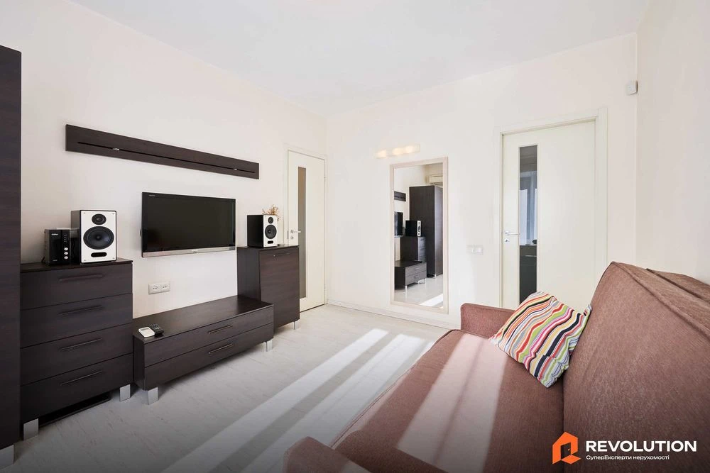 Без комісії. Продаж 1к квартири 31.7м2, вул. Білоруська, 36