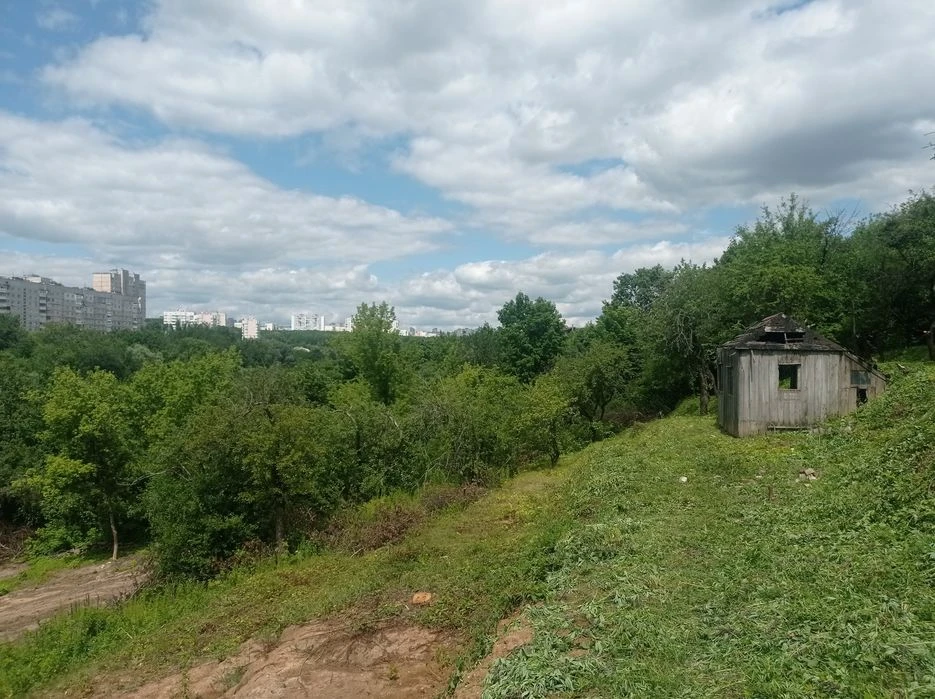 Продам участки пр. Науки 65 и участок в Р. Лозовой