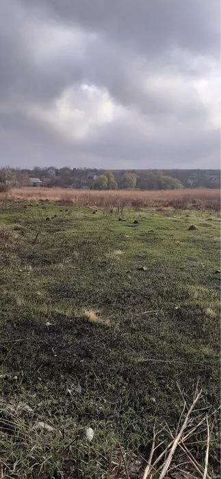 Ділянка на березі річки