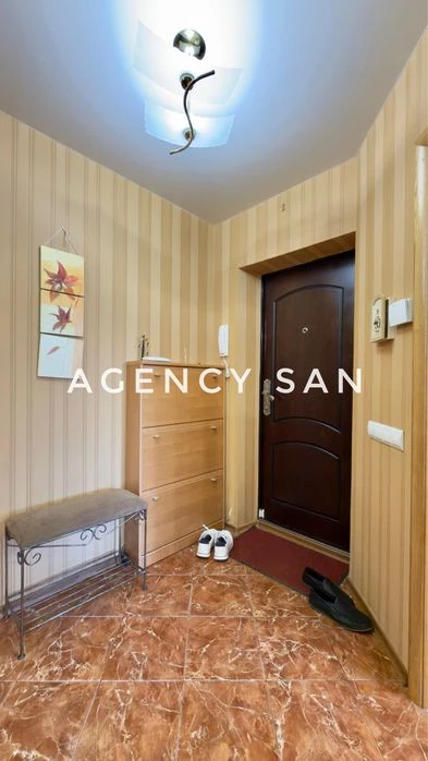 Продаж 3к квартири вул. Металлургів