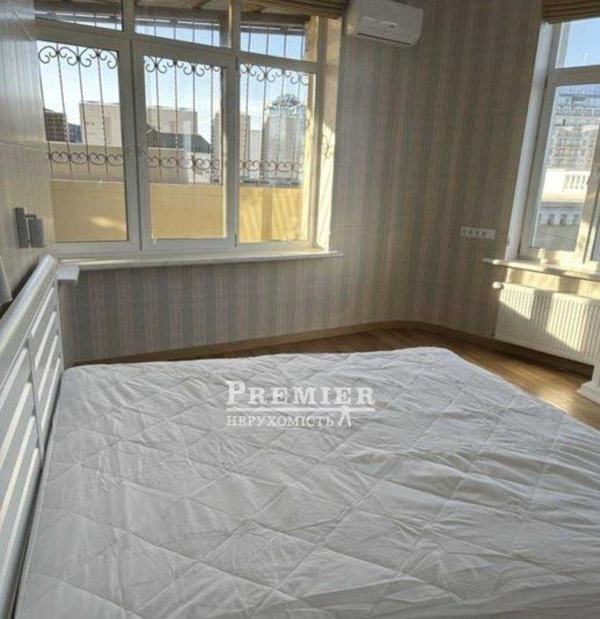 Продам 2-х кімнатну квартиру на Французському бульварі