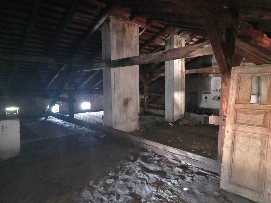 3-кімнатна квартира 95 м² в історичній кам'яниці на вул. Шев