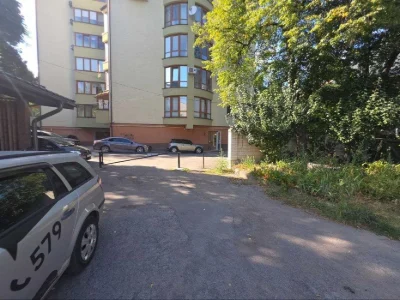 3-кімнатна квартира 95 м² в історичній кам'яниці на вул. Шев