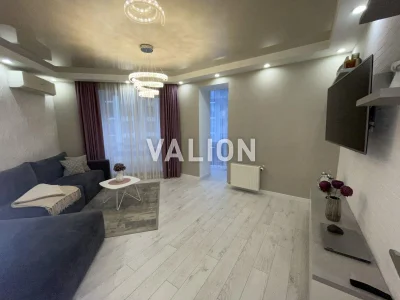 Продаж 3-к квартири вул. Радистів 34