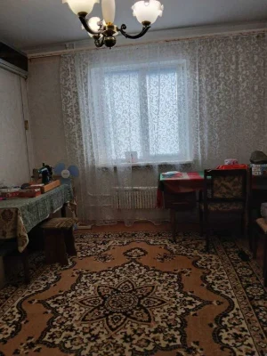 I will sell a 4-room apartment in Zaporozhye, Khortytskyi district. IN