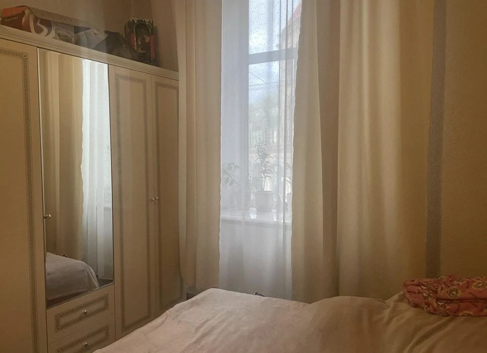 Продаж 3-кімнатноі квартири в р-ні площі Ринок