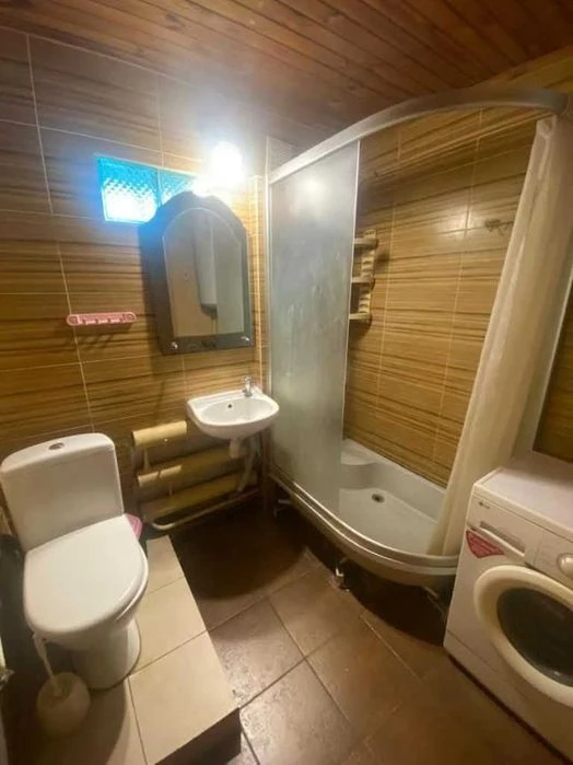 Продаж  будинку - 104 м., всі зручності ,  вулиця Саєнка  .