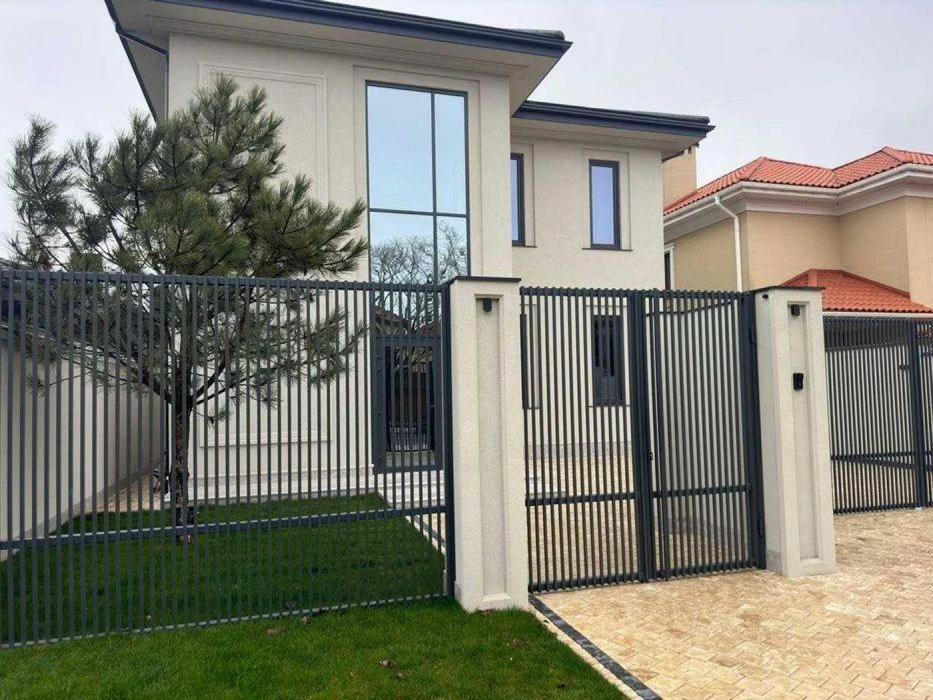 Продажа Стильного дома в Совиньоне, 200м², 5 соток