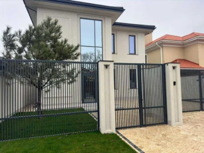 Продажа Стильного дома в Совиньоне, 200м², 5 соток