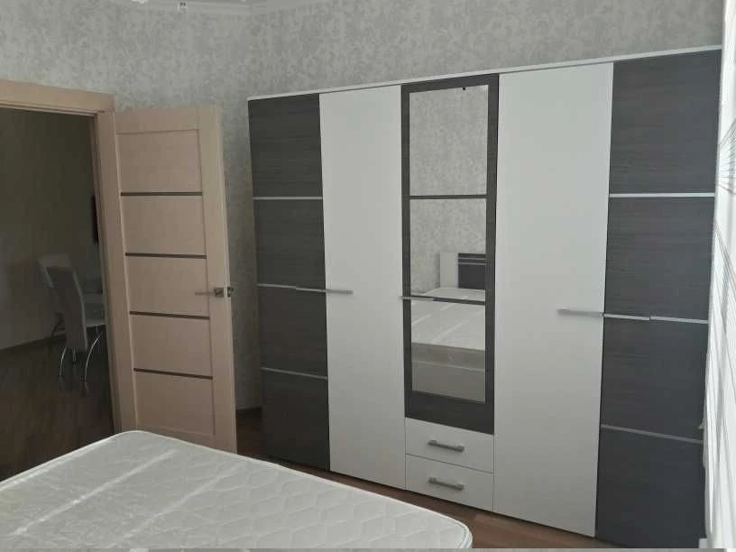 Вокзал Патріарха Мстислава Скрипника, 40 Сдам Міні - двушку