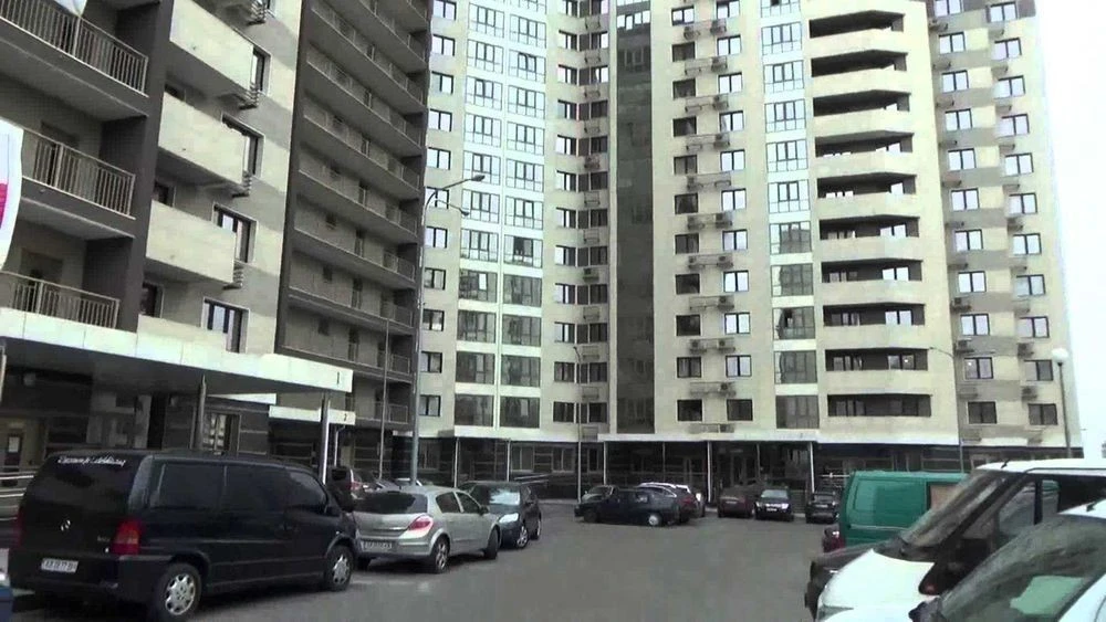 Вокзал Патріарха Мстислава Скрипника, 40 Сдам Міні - двушку