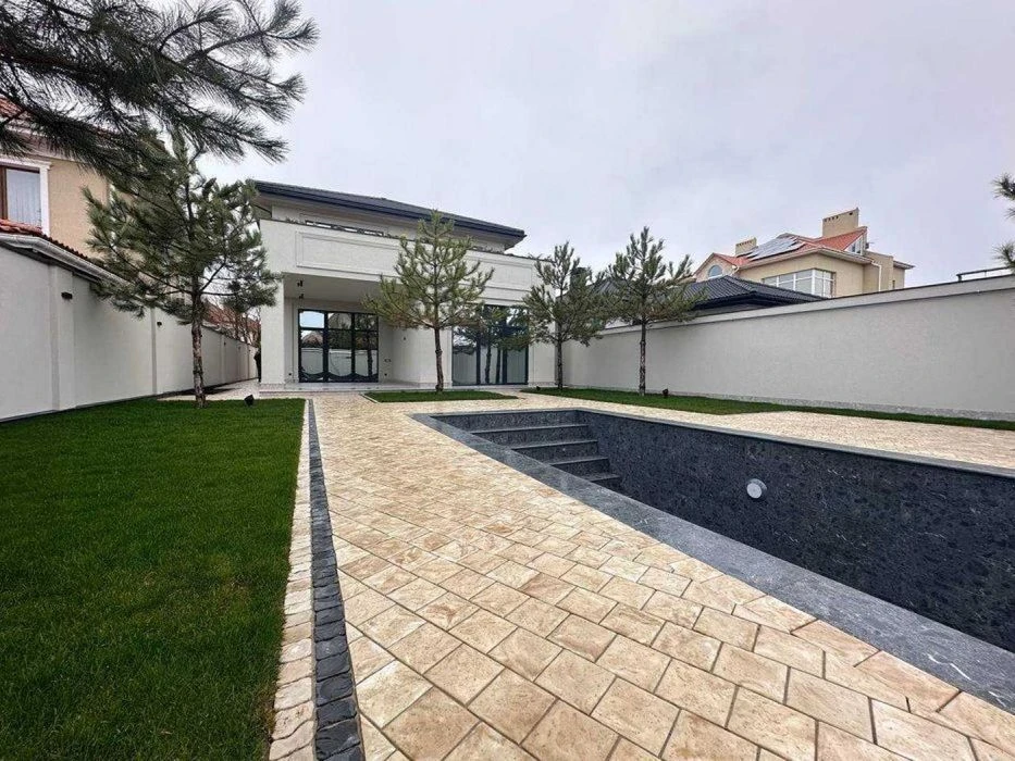 Продажа Стильного дома в Совиньоне, 200м², 5 соток