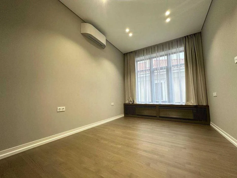 Продажа Стильного дома в Совиньоне, 200м², 5 соток